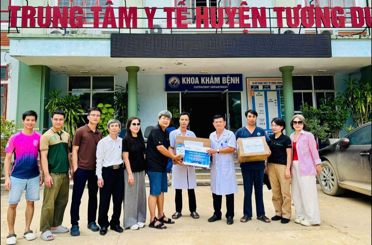 MÁY TÍNH THÁNH GIÓNG ĐỒNG HÀNH CÙNG CHƯƠNG TRÌNH “ĐƯA YÊU THƯƠNG VƯỢT LŨ VỀ XỨ NGHỆ